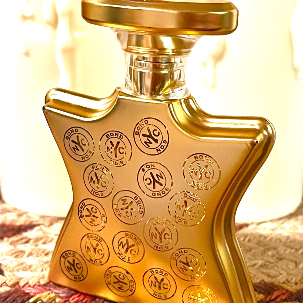 Bond No 9 Signature scent